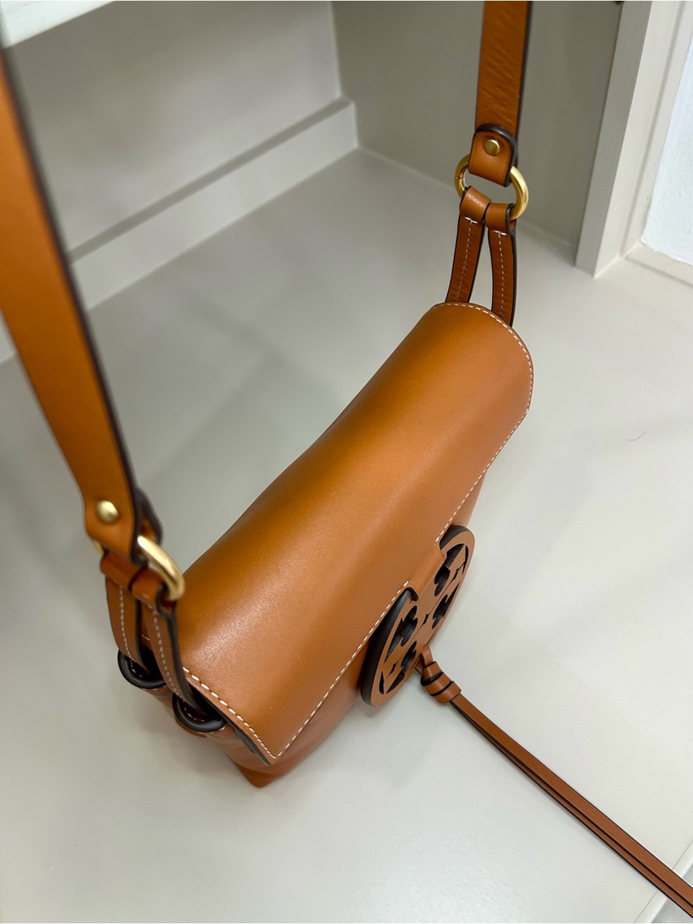 Authentic Tory Burch Miller Crossbody Aged Camello Leather Tassel Flap Bag Purse - Picture 8 of 16